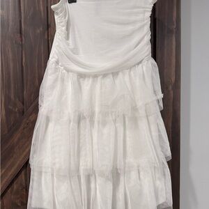 Elegant White Layered Dress